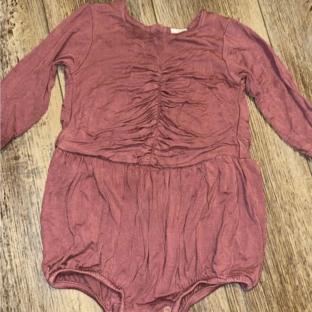Kate Quinn Bubble onsie 6-12month
